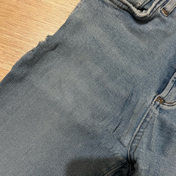 AGOLDE “Sophie” Denim in Limit (lighter distressed wash) Size 26 - Picture 4 of 6